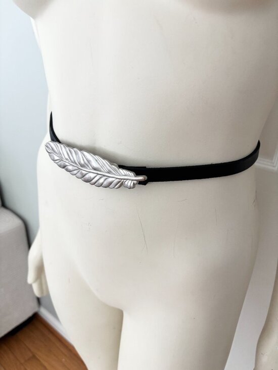 VTG Feather Buckle Black Leather Boho Skinny Belt main image 10